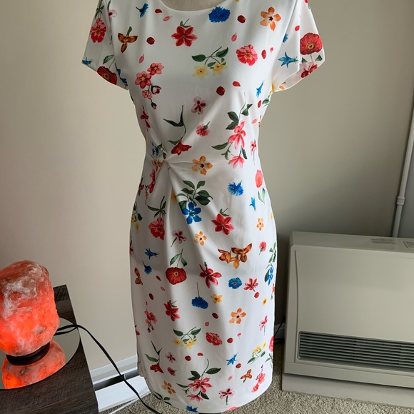 T Tahari Dresses & Skirts - 🆕 NWT - T Tahari Beautiful Summer Floral Dress